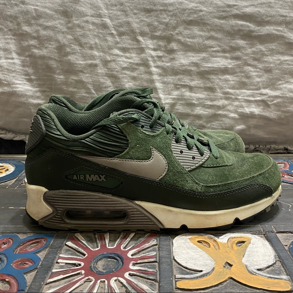 Women’s Nike Dark Green Suede Air Max Size 10.5